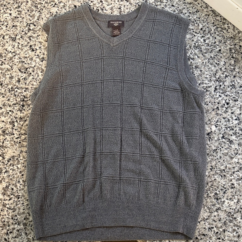 Dockers V-Neck Gray Sweater Vest